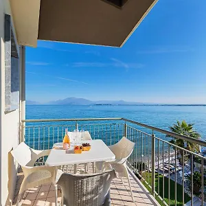 Residenza Miralago By Wonderful Italy 2*, Desenzano del Garda Italia